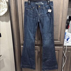 American Eagle Outfitters Women's Blue Jeans, Size 4, NWT, flare leg